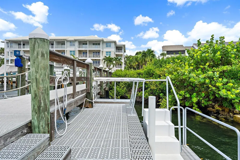 411 Bay Colony Drive Juno Beach, FL 33408