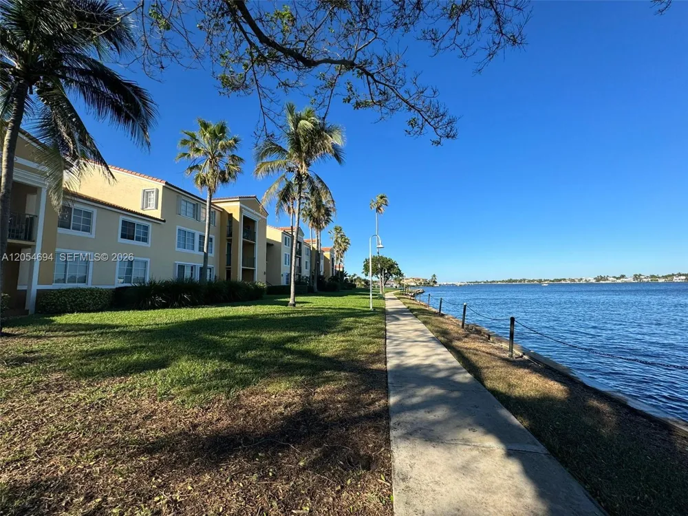 111 Yacht Club Way #107 Hypoluxo, FL 33462