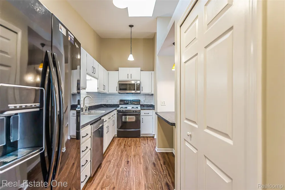61960 Arlington #3 South Lyon City, MI 48178