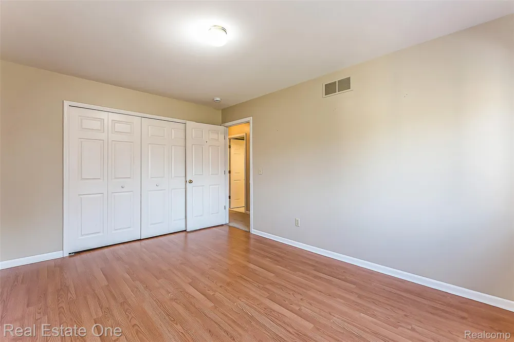 61960 Arlington #3 South Lyon City, MI 48178