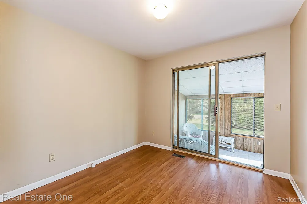 61960 Arlington #3 South Lyon City, MI 48178