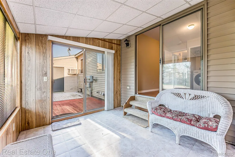 61960 Arlington #3 South Lyon City, MI 48178