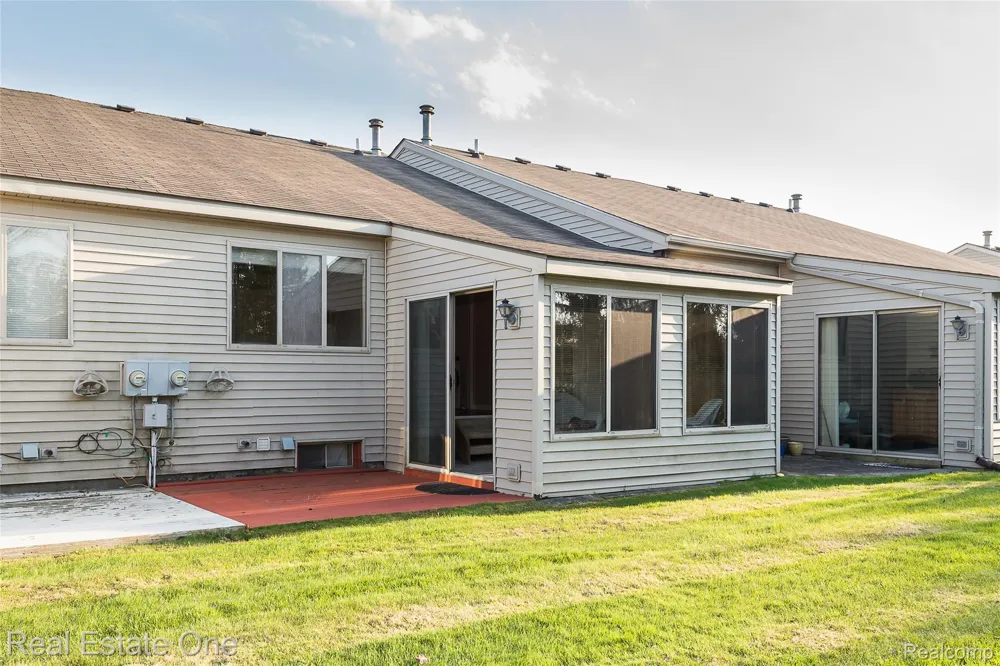 61960 Arlington #3 South Lyon City, MI 48178