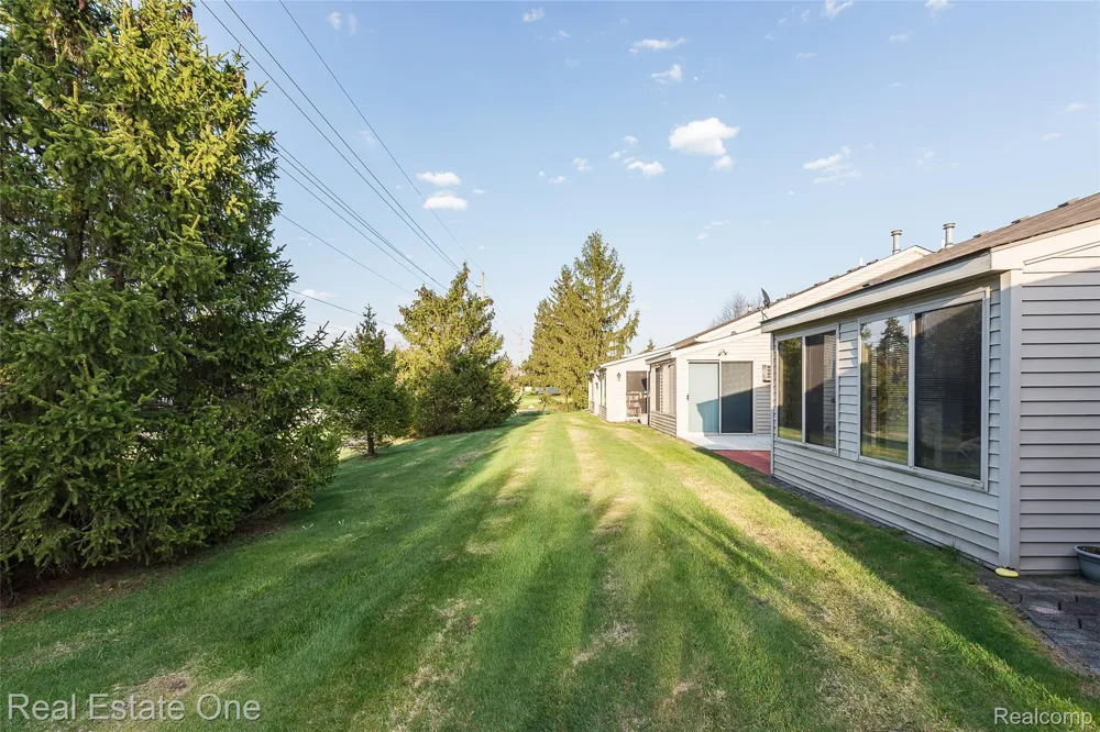 61960 Arlington #3 South Lyon City, MI 48178