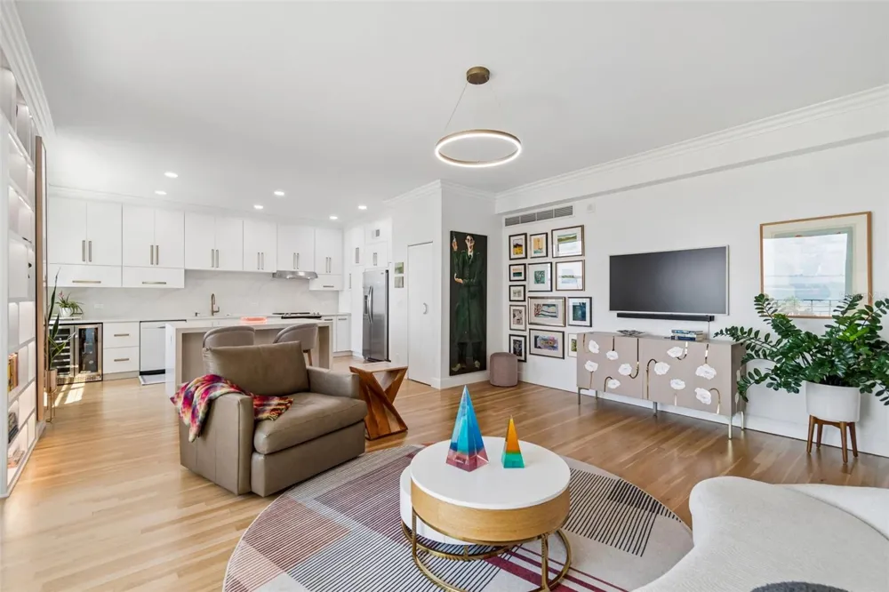 2109 BAYSHORE BOULEVARD #504 Tampa, FL 33606