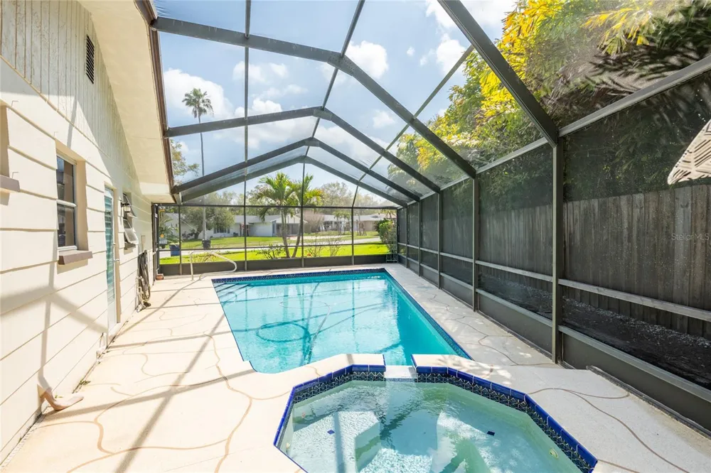 1830 OAK FOREST DRIVE S Clearwater, FL 33759