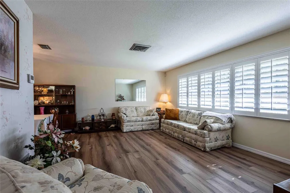 1830 OAK FOREST DRIVE S Clearwater, FL 33759
