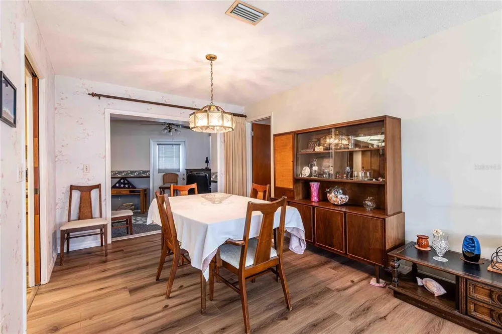1830 OAK FOREST DRIVE S Clearwater, FL 33759