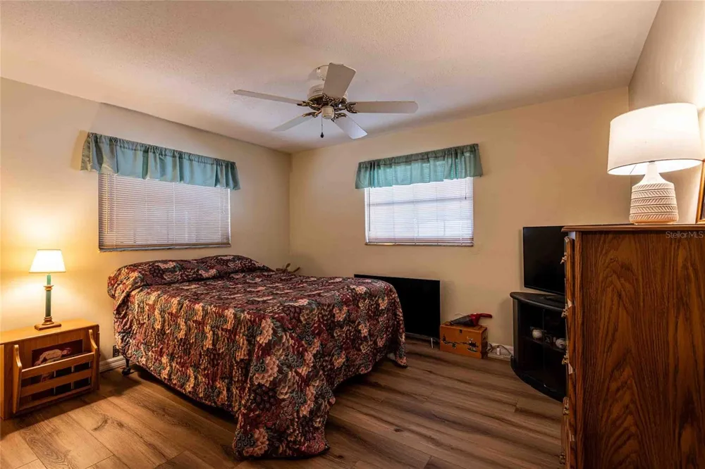 1830 OAK FOREST DRIVE S Clearwater, FL 33759