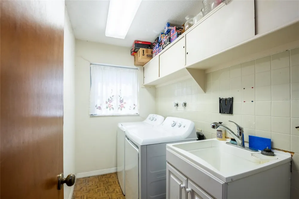 1830 OAK FOREST DRIVE S Clearwater, FL 33759