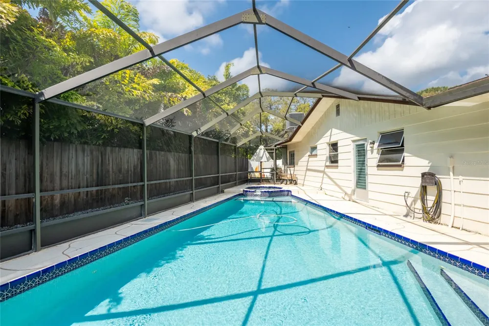 1830 OAK FOREST DRIVE S Clearwater, FL 33759