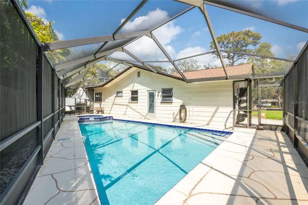 1830 OAK FOREST DRIVE S Clearwater, FL 33759