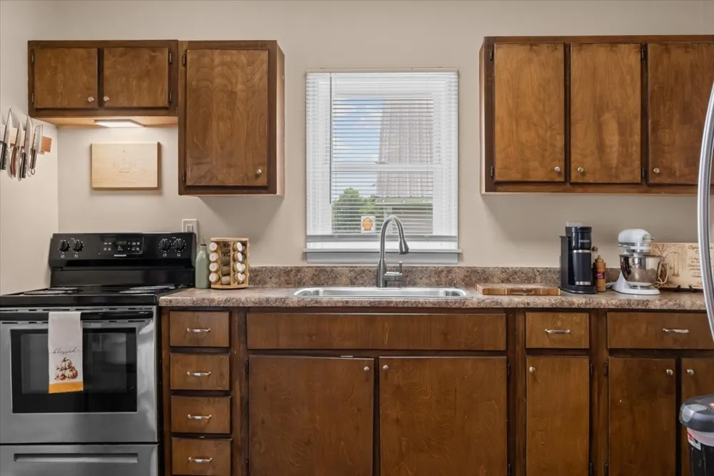 32 High St Mc Ewen, TN 37101