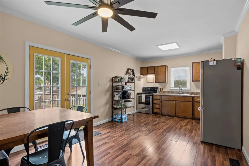 32 High St Mc Ewen, TN 37101