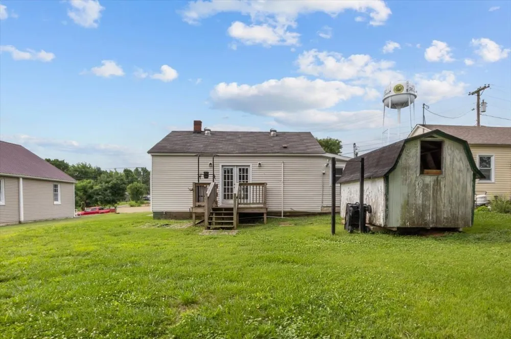 32 High St Mc Ewen, TN 37101