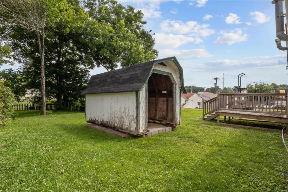 32 High St Mc Ewen, TN 37101