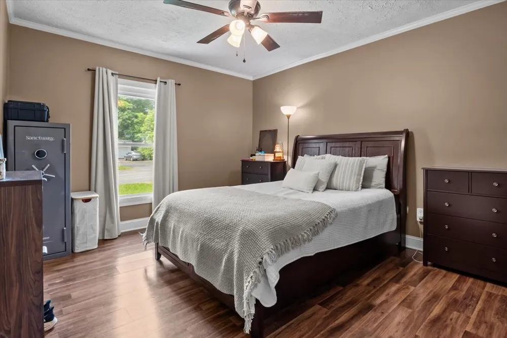 32 High St Mc Ewen, TN 37101