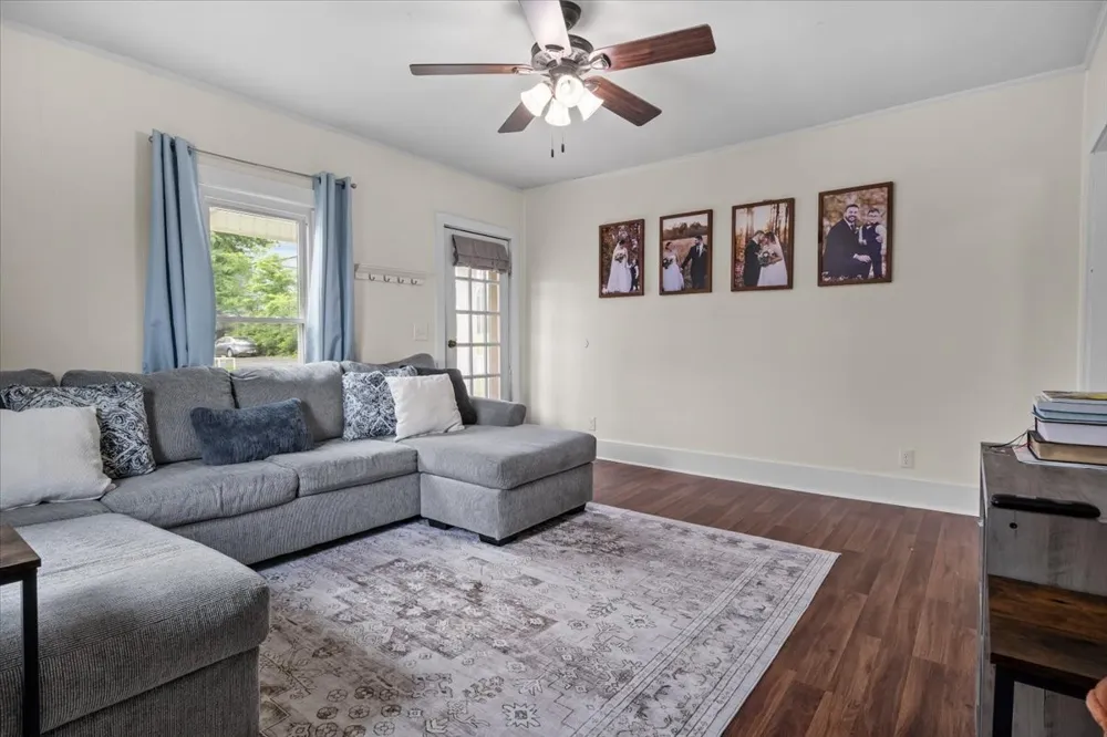 32 High St Mc Ewen, TN 37101