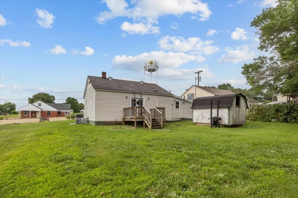 32 High St Mc Ewen, TN 37101
