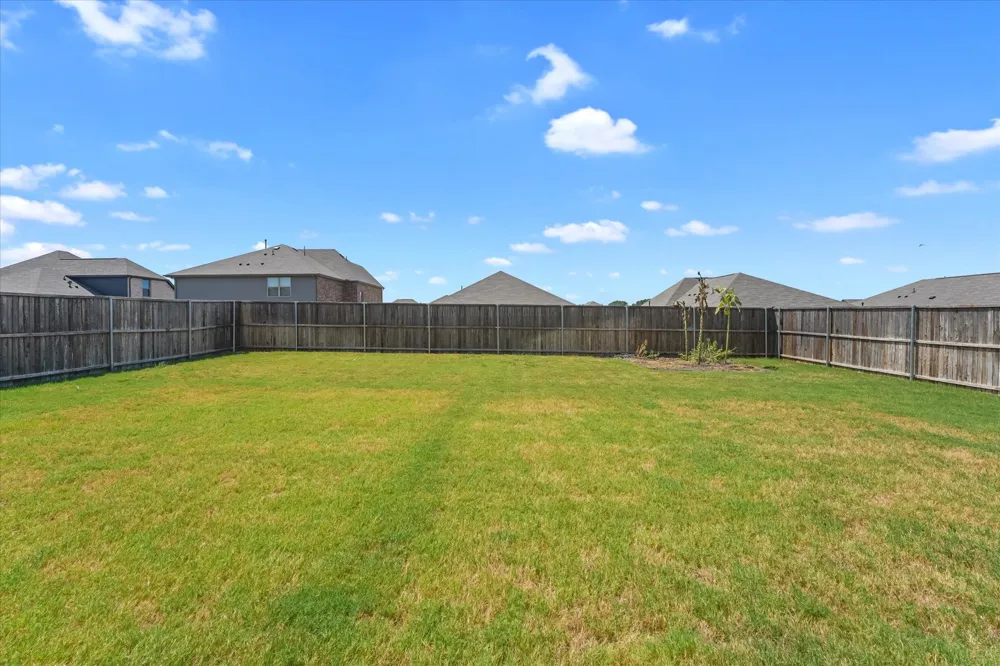 517 Brook View Drive Van Alstyne, TX 75495