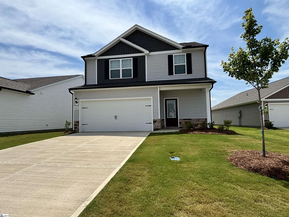 1237 Crested Iris Street Moore, SC 29369
