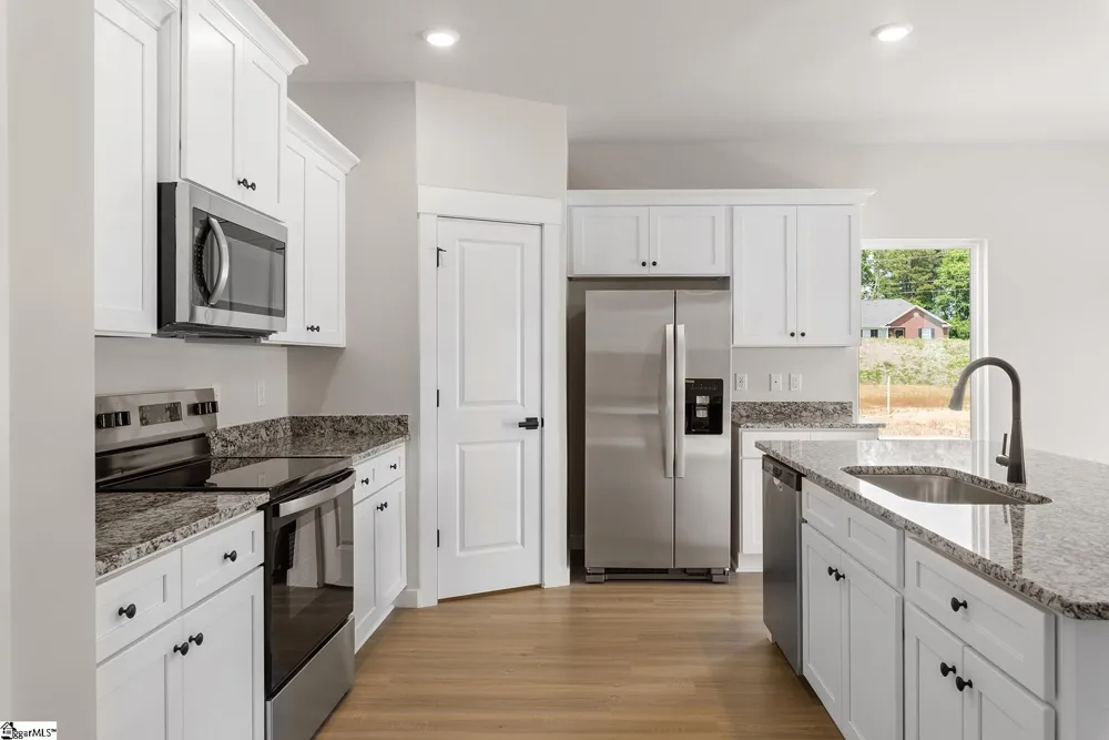 1237 Crested Iris Street Moore, SC 29369