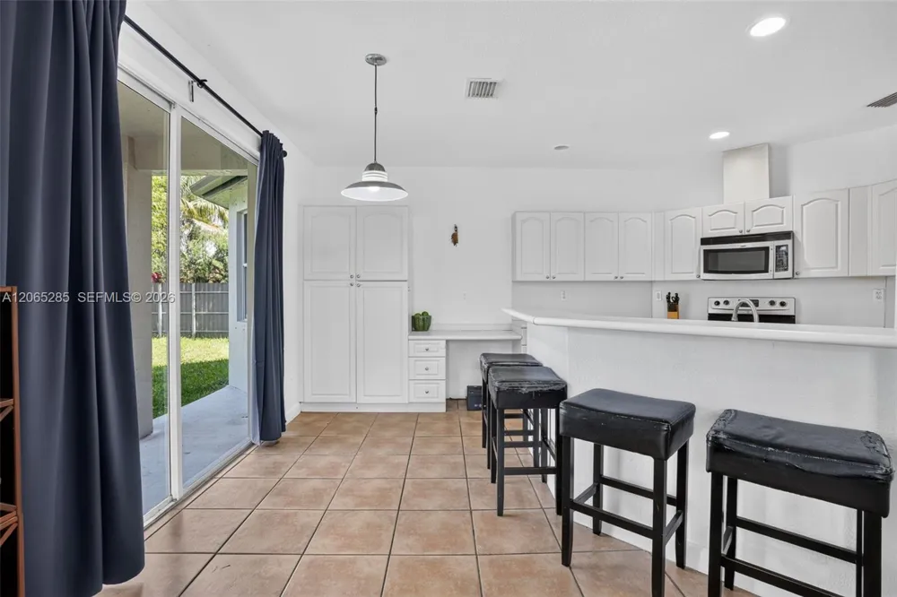 1458 SW 150th Ave Miami, FL 33194