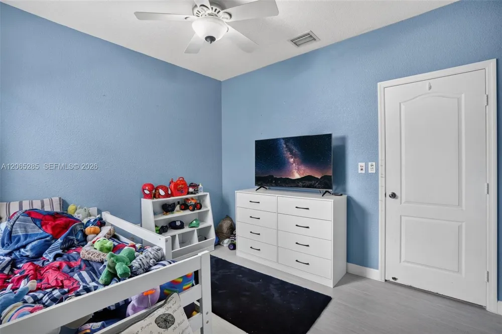 1458 SW 150th Ave Miami, FL 33194