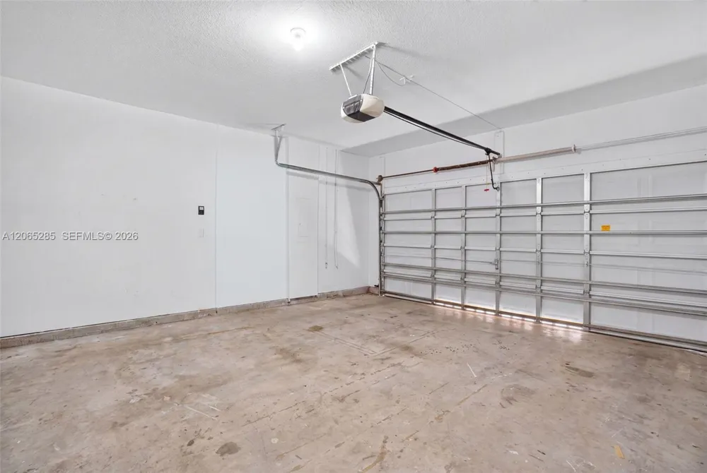 1458 SW 150th Ave Miami, FL 33194