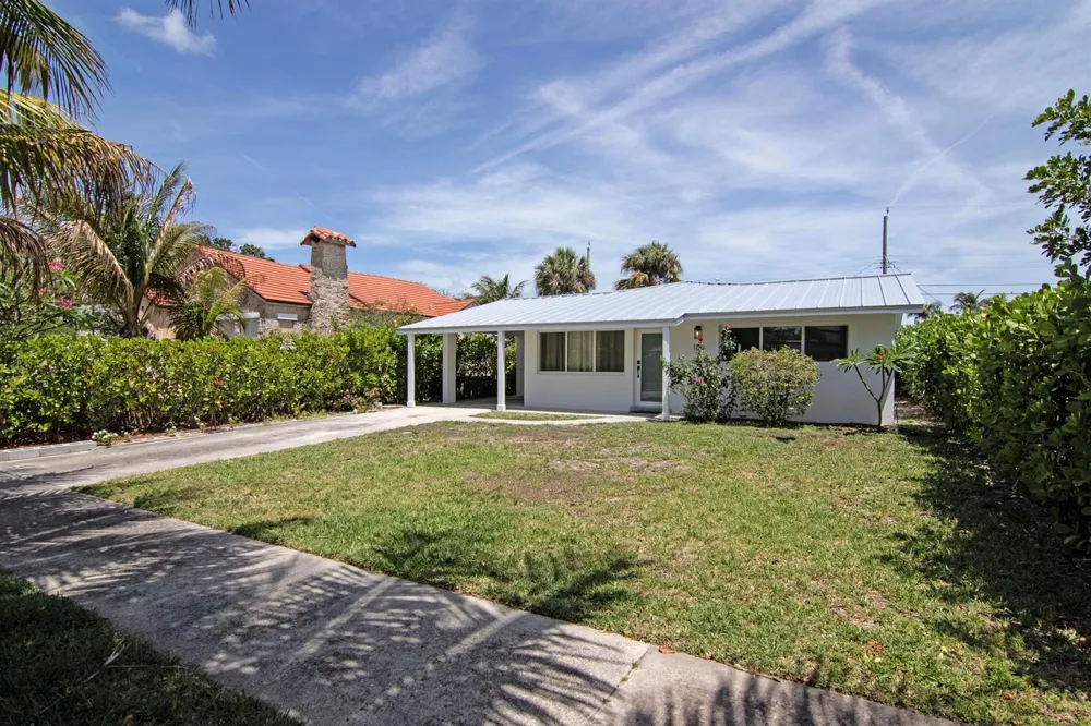 106 Auburn Drive Lake Worth, FL 33460