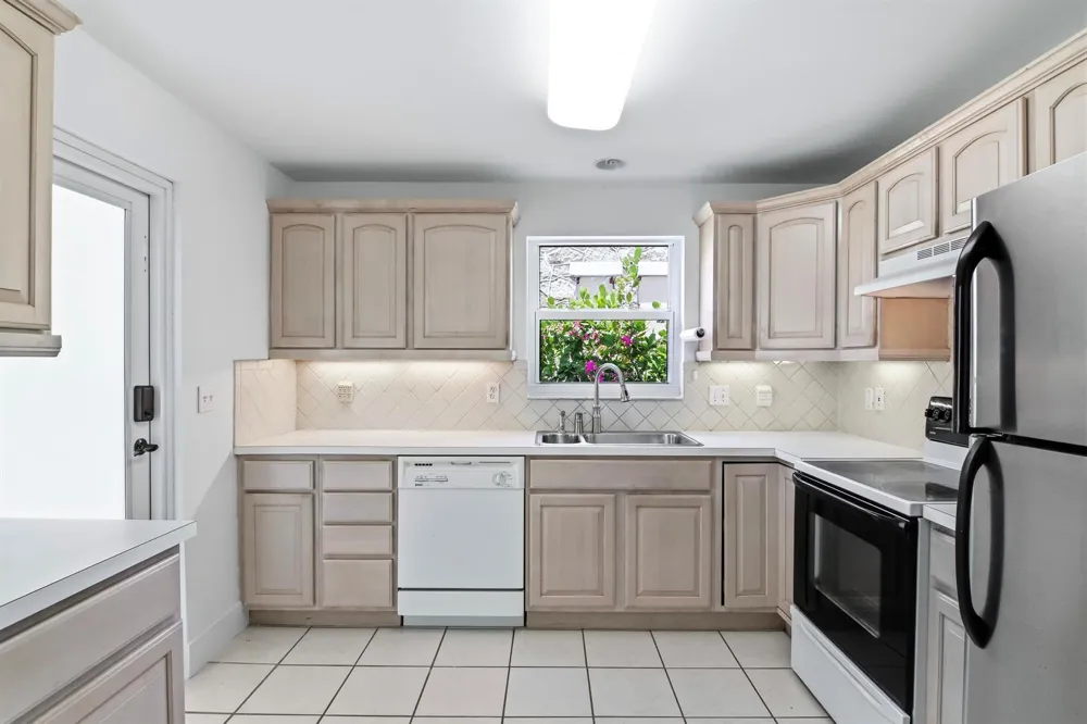 106 Auburn Drive Lake Worth, FL 33460