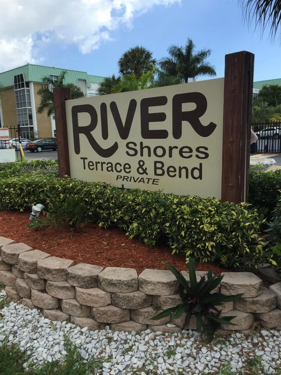 3040 NE 16TH AVENUE #303 Oakland Park, FL 33334