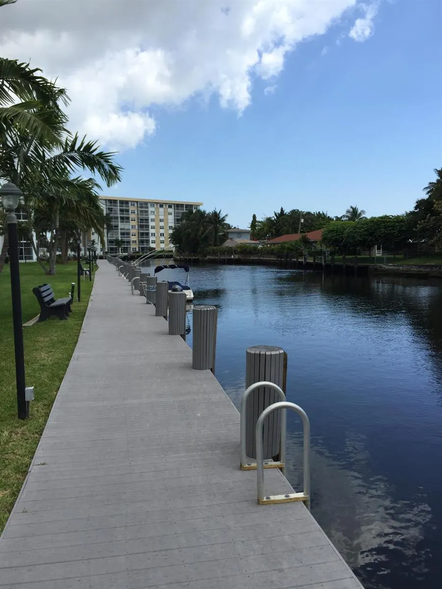 3040 NE 16TH AVENUE #303 Oakland Park, FL 33334