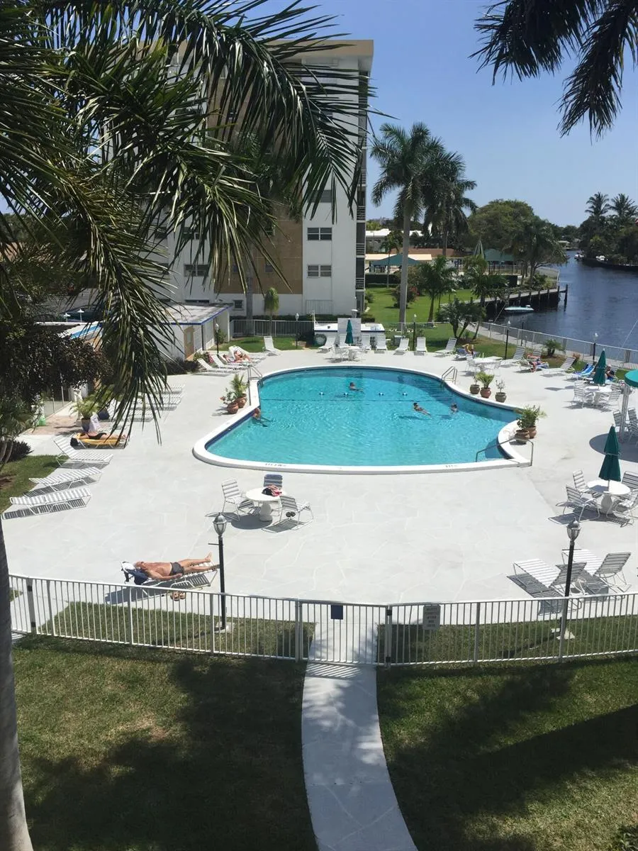 3040 NE 16TH AVENUE #303 Oakland Park, FL 33334