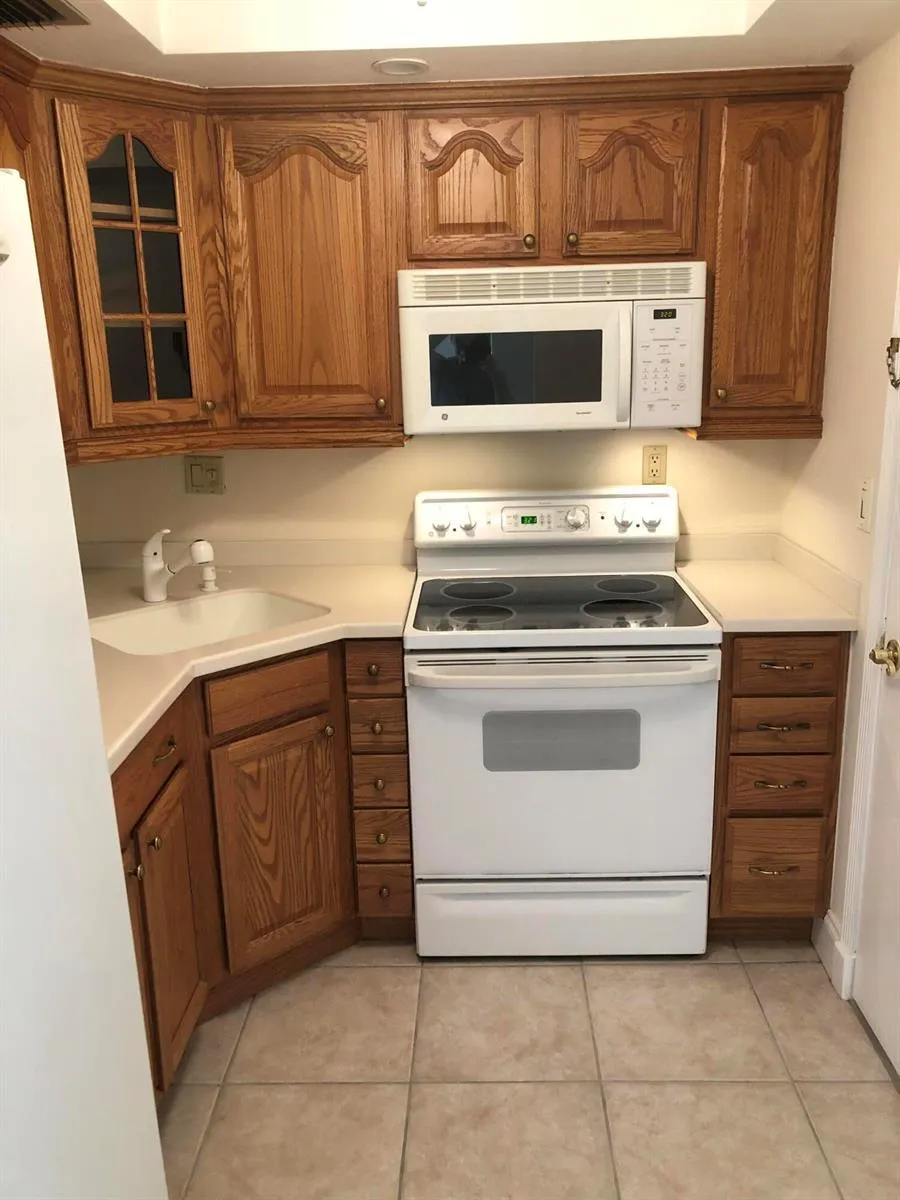 3040 NE 16TH AVENUE #303 Oakland Park, FL 33334
