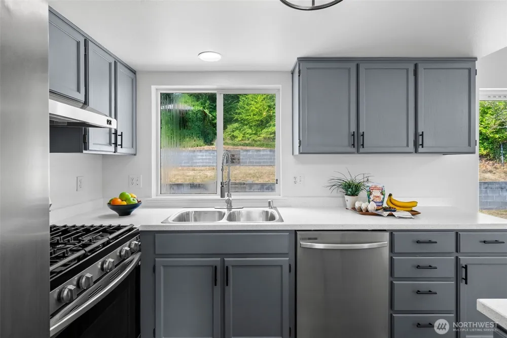 7307 Morning View Avenue NE Bremerton, WA 98311