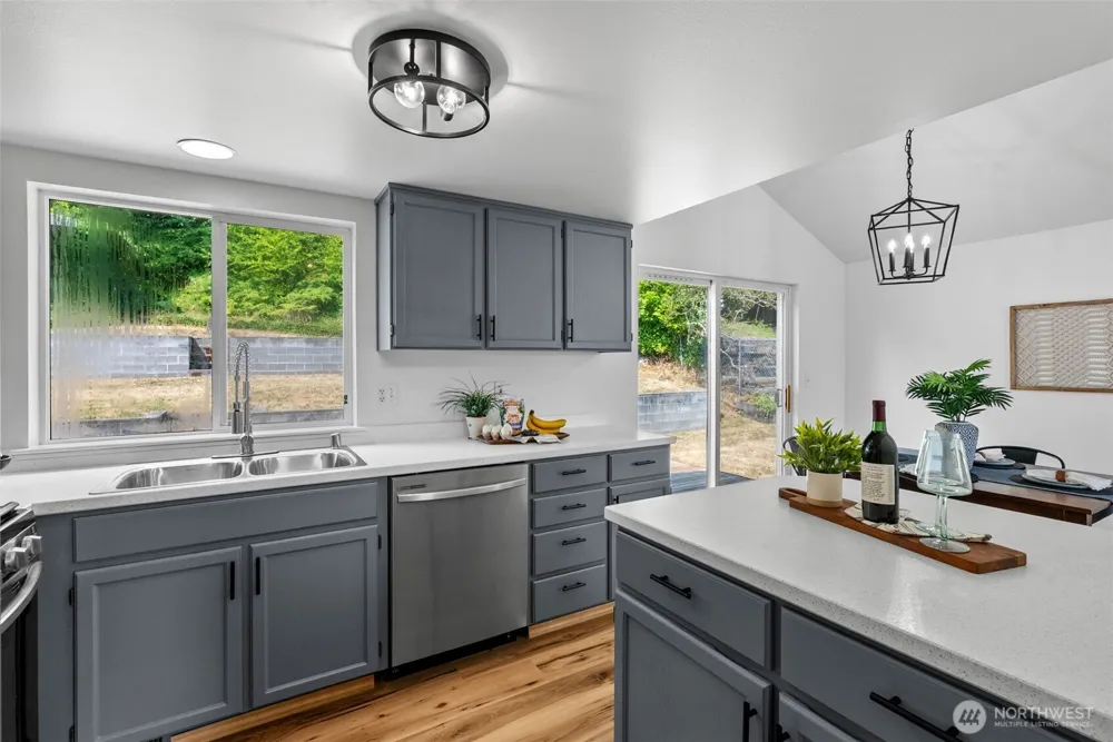 7307 Morning View Avenue NE Bremerton, WA 98311