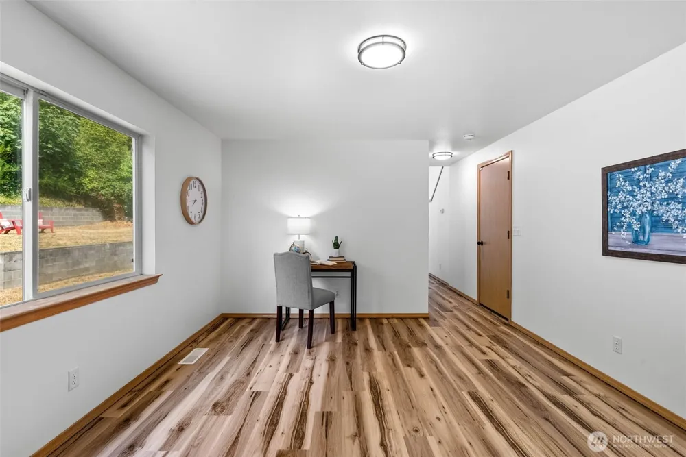 7307 Morning View Avenue NE Bremerton, WA 98311