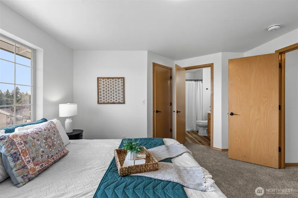 7307 Morning View Avenue NE Bremerton, WA 98311