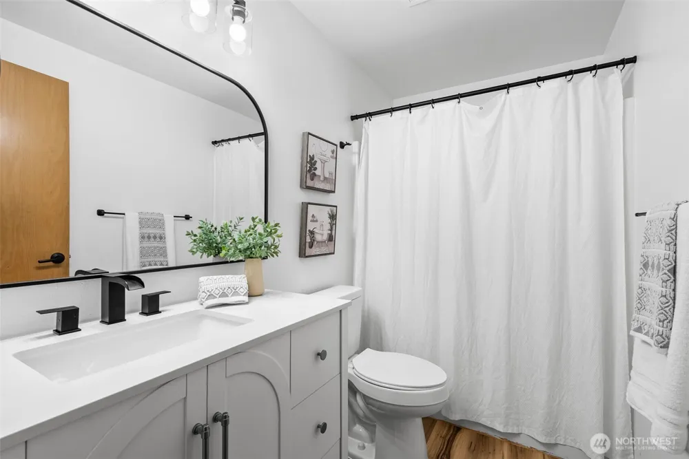 7307 Morning View Avenue NE Bremerton, WA 98311