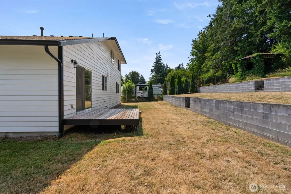 7307 Morning View Avenue NE Bremerton, WA 98311