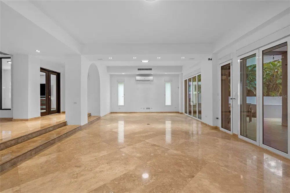 90 CALLE ORQUIDEA San Juan, PR 00927