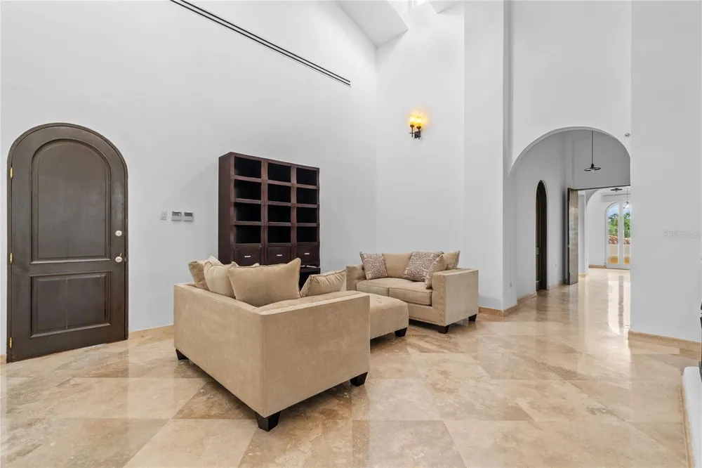 90 CALLE ORQUIDEA San Juan, PR 00927