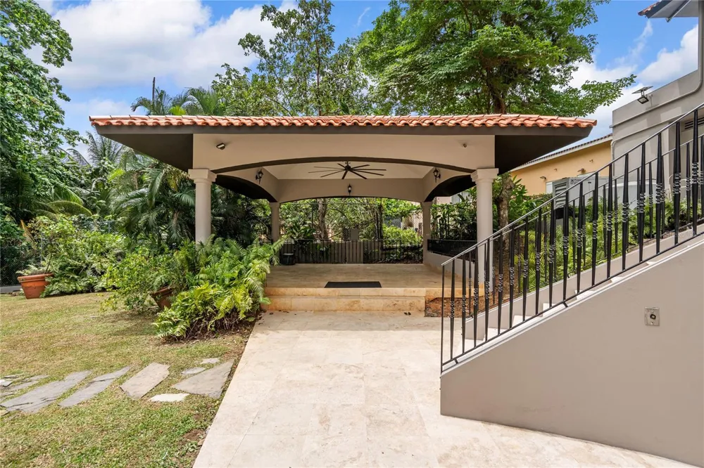 90 CALLE ORQUIDEA San Juan, PR 00927