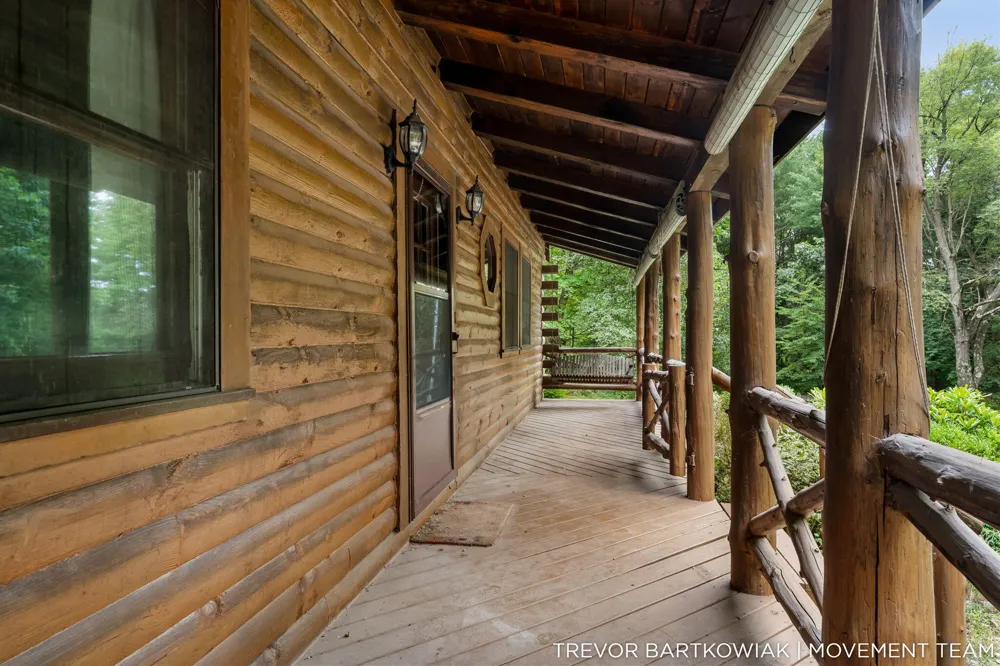 17708 120th Avenue Nunica, MI 49448