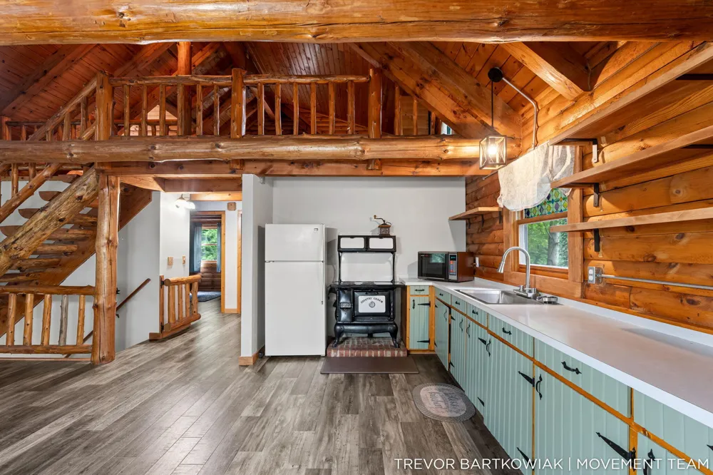 17708 120th Avenue Nunica, MI 49448