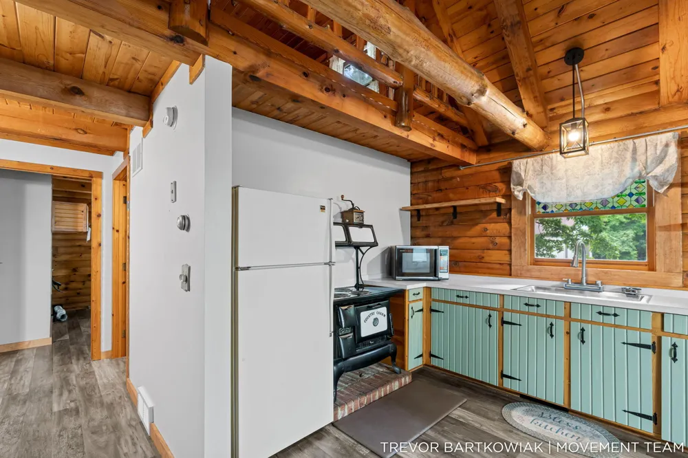 17708 120th Avenue Nunica, MI 49448