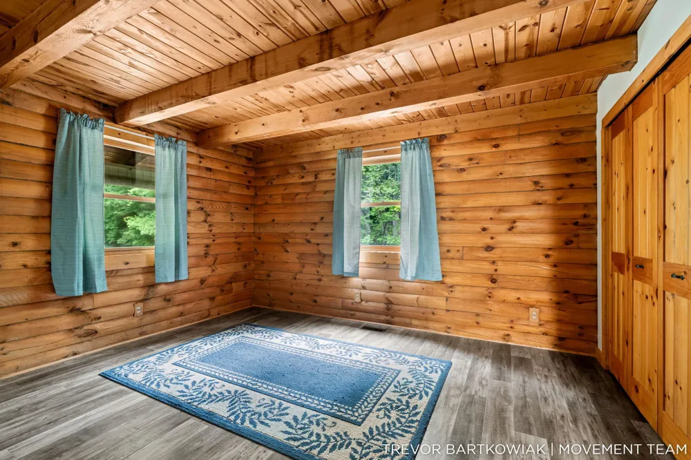 17708 120th Avenue Nunica, MI 49448
