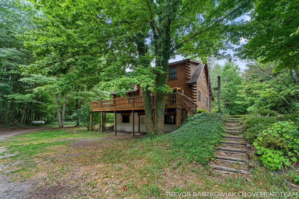 17708 120th Avenue Nunica, MI 49448