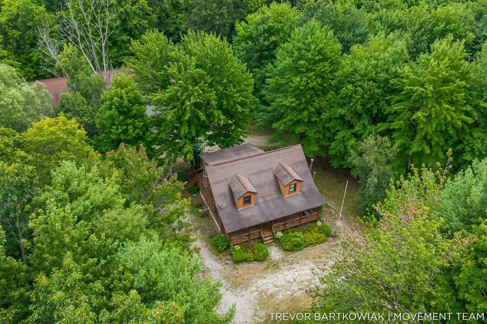 17708 120th Avenue Nunica, MI 49448